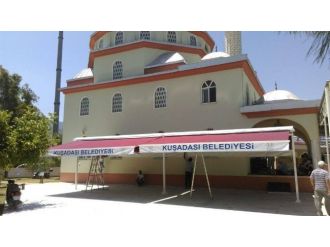 Kuşadası Camileri Bayrama Hazır