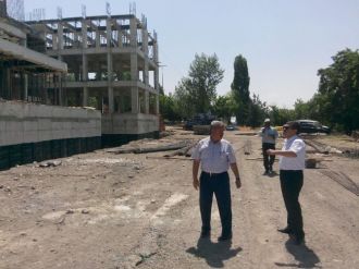 Kaymakam Ada, Okul İnşaatlarında İncelemelerde Bulundu