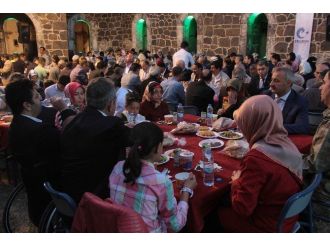 Aziziye Tabyalarında Şehit Yakınları Ve Gazilere İftar Yemeği