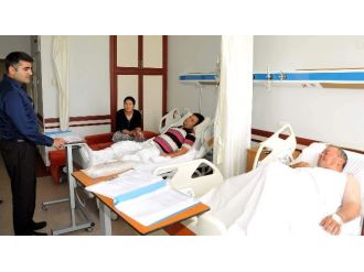 Adü Hastanesinde Yatan Hastalara Moral Ziyareti