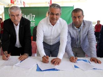 Karşıyaka Belediyesi’nde İşçiler Erken Bayram Yaptı