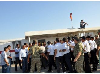 Eylem Yapan Tpıc İşçileri Gözaltına Alındı