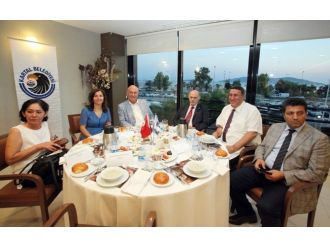 Başkan Altınok Öz, Din Adamları Ve İlçe Protokolü İle İftarda Buluştu