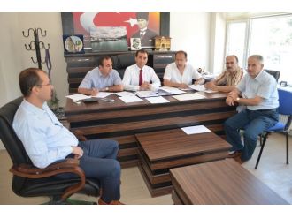 Kula’da İlkokul Ve Ortaokul Öğrencileri İçin Yemek İhalesi Yapıldı