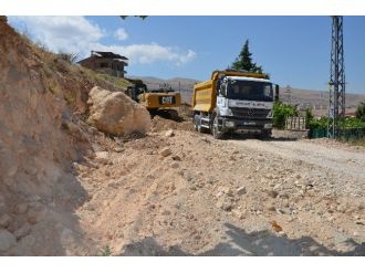 Hilaltepe’de Taş Duvar Ve Drenaj Çalışması Başladı