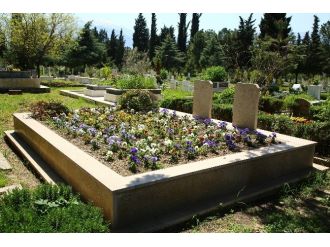 Bayram Öncesi Mezarlıkları Temizlendi