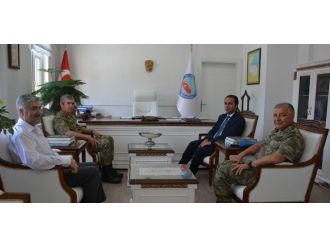 Korgeneral Uyar’dan Kaymakam Erkan’a Ziyaret
