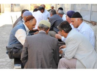 Bu Kahvehanede Sadece Dama Oyunu Var