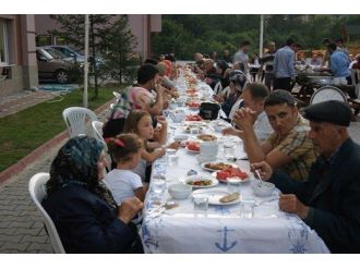 Çaycuma Müftülüğü’nden Şehit Ailelerine Ve Yakınlarına İftar