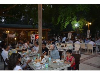 Misafir Öğrenciler İftarda Buluştu