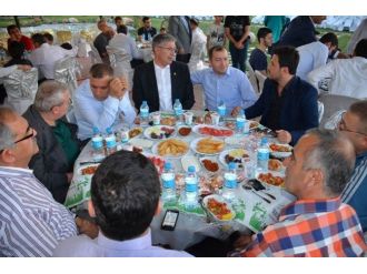 Ak Parti İl Teşkilatı İftar Yemeğinde Buluştu