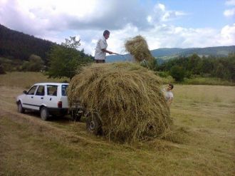 Taksiyi, Traktör Olarak Kullanıyor
