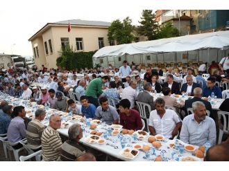 Başkan Ahmet Çakır, Çarşı İftarı Programına Katıldı