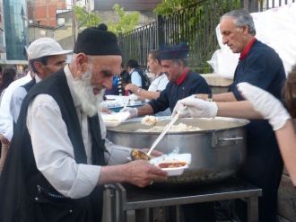 Vedaş Ve Vepsaş Şirketlerinden 20 Bin Kişilik İftar Sofrası