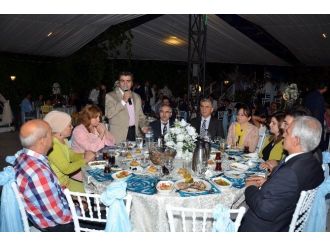 Vali Düzgün, Koruyucu Aileler Ve Çocukları İle İftar Sofrasında Bir Araya Geldi