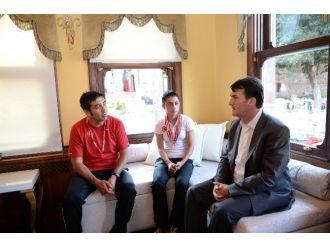 Dündar Dünya Şampiyonu Atleti Ödüllendirdi