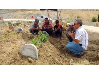 Yol Süpürme Aracında Ölen Çocuk Toprağa Verildi