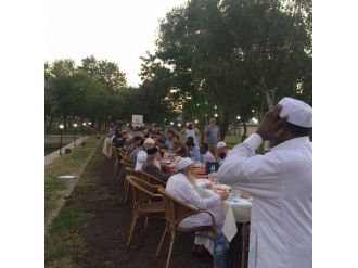 Sahabenin İzinden Ümmet Sofrasına