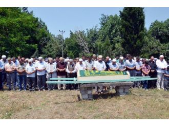 İstanbul’da Cinnet Getiren İş Adamı Bafra’da Defnedildi