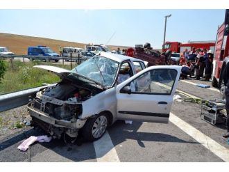 Konya’da Otomobille Pikap Çarpıştı: 2 Ölü, 8 Yaralı