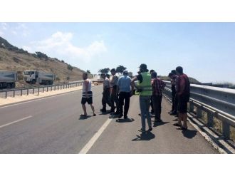 Yol Yapım Çalışmasında Bayrak Sallayan İşçiye Silahlı Saldırı