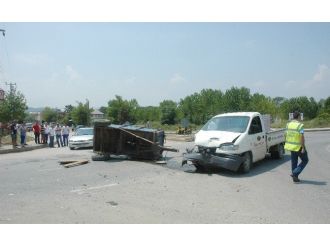 Kamyonetin Çarptığı Traktör Takla Attı: 1 Ölü