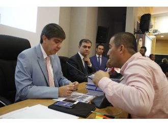 Büyükşehir Meclisinde Plajların Ücretli-ücretsiz Tartışması