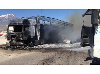 Uluslararası Yolda Tır Yangını