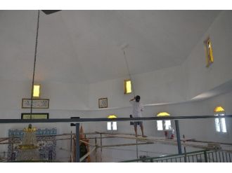 Kuşadası’nda Camilerde Bayram Hazırlığı Tamamlandı