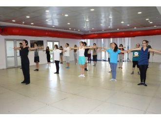 Manisa’da Dünya Dansları Topluluğu Seçmeleri Başlıyor