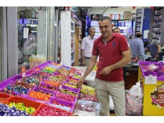 Silopi’de Bayram Şekerleri Tezgahlardaki Yerini Aldı