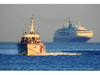 Kuşadası Körfezi’nde 174 Kaçak Göçmen Yakalandı