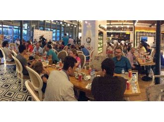 Kent Protokolü Ve Basın Piazza’nın İftarında Bir Araya Geldi