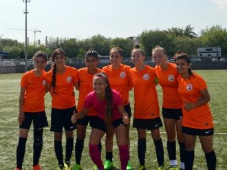 Muratpaşalı Kızlar Namağlup Şampiyon