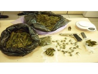 İzmir’de Uyuşturucu Operasyonu