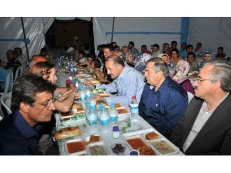 Mamak Belediyesi’nden Hasta Yakınlarına İftar