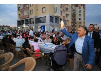 Melikgazi Belediye Başkanı Büyükkılıç Keykubat Halkı İle İftar Yemeğinde
