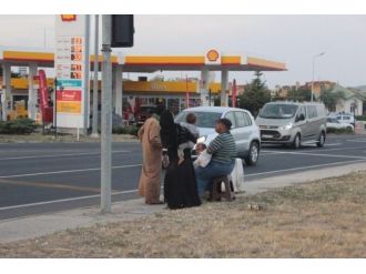 Ekmek Parası İçin Hayatlarını Tehlikeye Atıyorlar