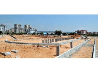 Kepez’de Semt Spor Sahalarının Yapımı Başladı