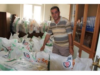 Başkale Kaymakamlığı’ndan 1500 Aileye Ramazan Yardımı Yapıldı.