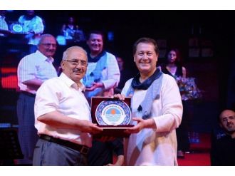 Ahmet Özhan’dan Ramazan Konseri