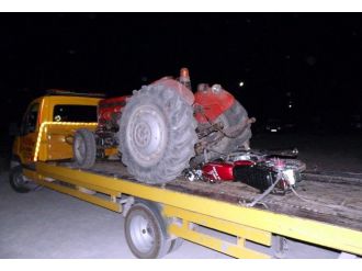 Traktör İle Motosiklet Çarpıştı
