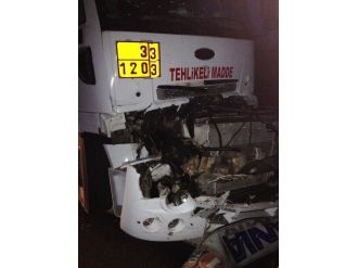 Yakıt Tankeri İle Tır Çarpıştı: 1 Ölü