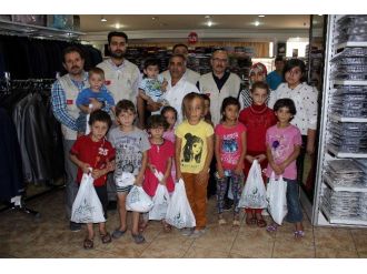 Hayrat İnsani Yardım Derneği’nden Çocuklara Bayramlık
