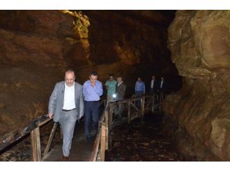 Başkan Gümrükçüoğlu, Çal Mağarasında İncelemelerde Bulundu
