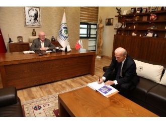 Prof. Dr. Tosun’dan Başkan Kurt’a Ziyaret