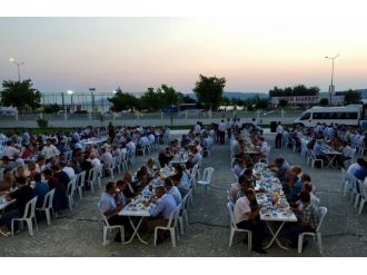 Ak Parti Milletvekili Turan, Muhtarlarla Iftara Katıldı