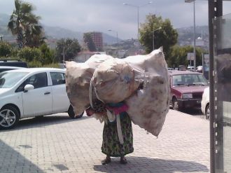 Karadeniz Kadınının Yük Taşıma Çilesi