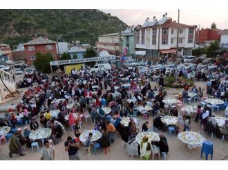 Başkan Akyürek İftar Programlarını Derbent’te Tamamladı