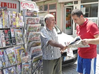 30 Yıldan Beri Sadece Gazete Satıyor